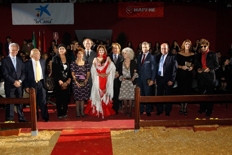 La bailaora Mª Rosa, Victorio y Lucchino, La Toya Jackson, La Duquesa de Alba, Juan Antonio Ruiz -Espartaco-, Javier Conde, Raquel Revuelta y Jesús Quintero