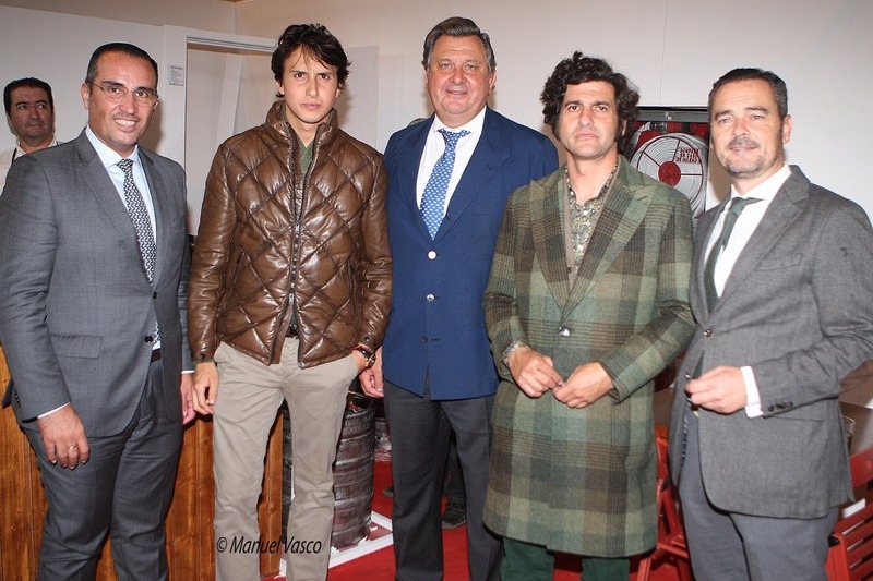 Visita de Roca Rey y Morante de la Puebla